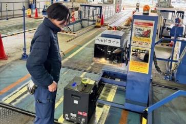 自動方式前照灯試験機の校正